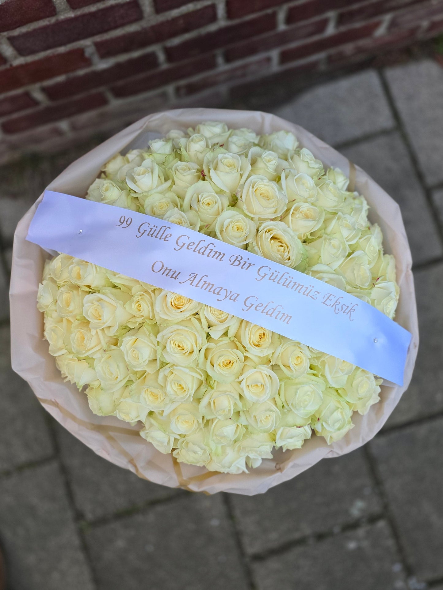 99 avalanche rozen boeket
