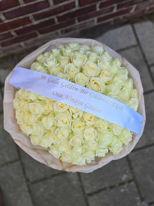 99 avalanche rozen boeket