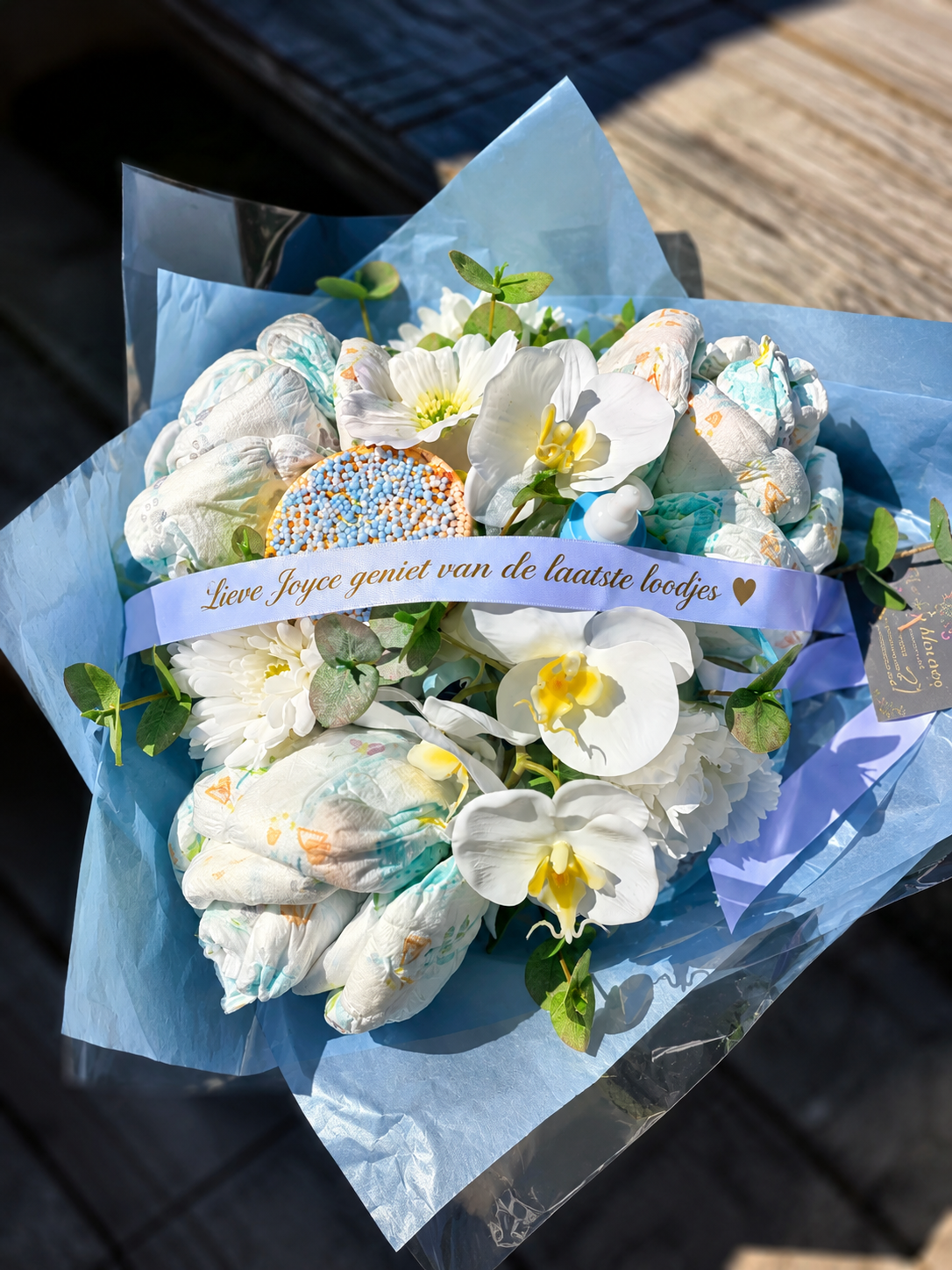 Luierboeket met zijdenbloemen